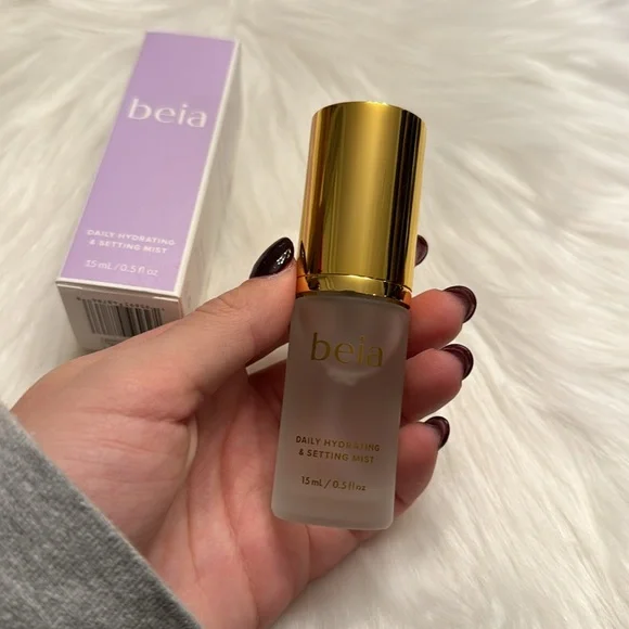 Beia Daily Hydrating & Setting Mist 15ml - Picture 2 of 3